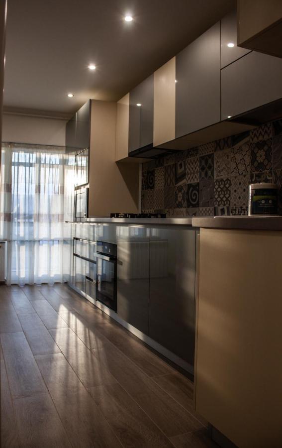 Eurocomfort Apartments Piatra Neamţ Exterior foto